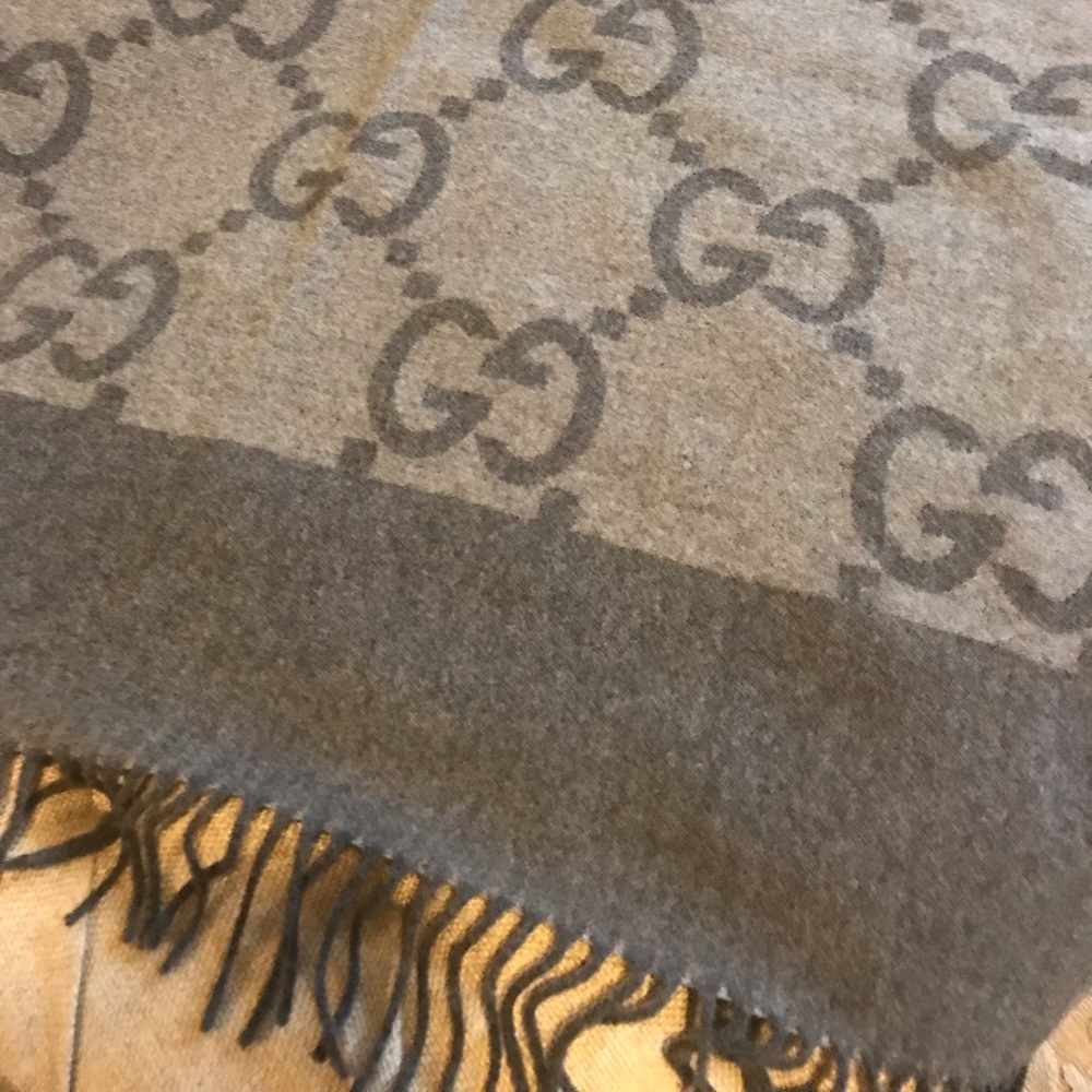 ❌SOLD ON OTHER SITE❌ New Authentic Gucci Throw